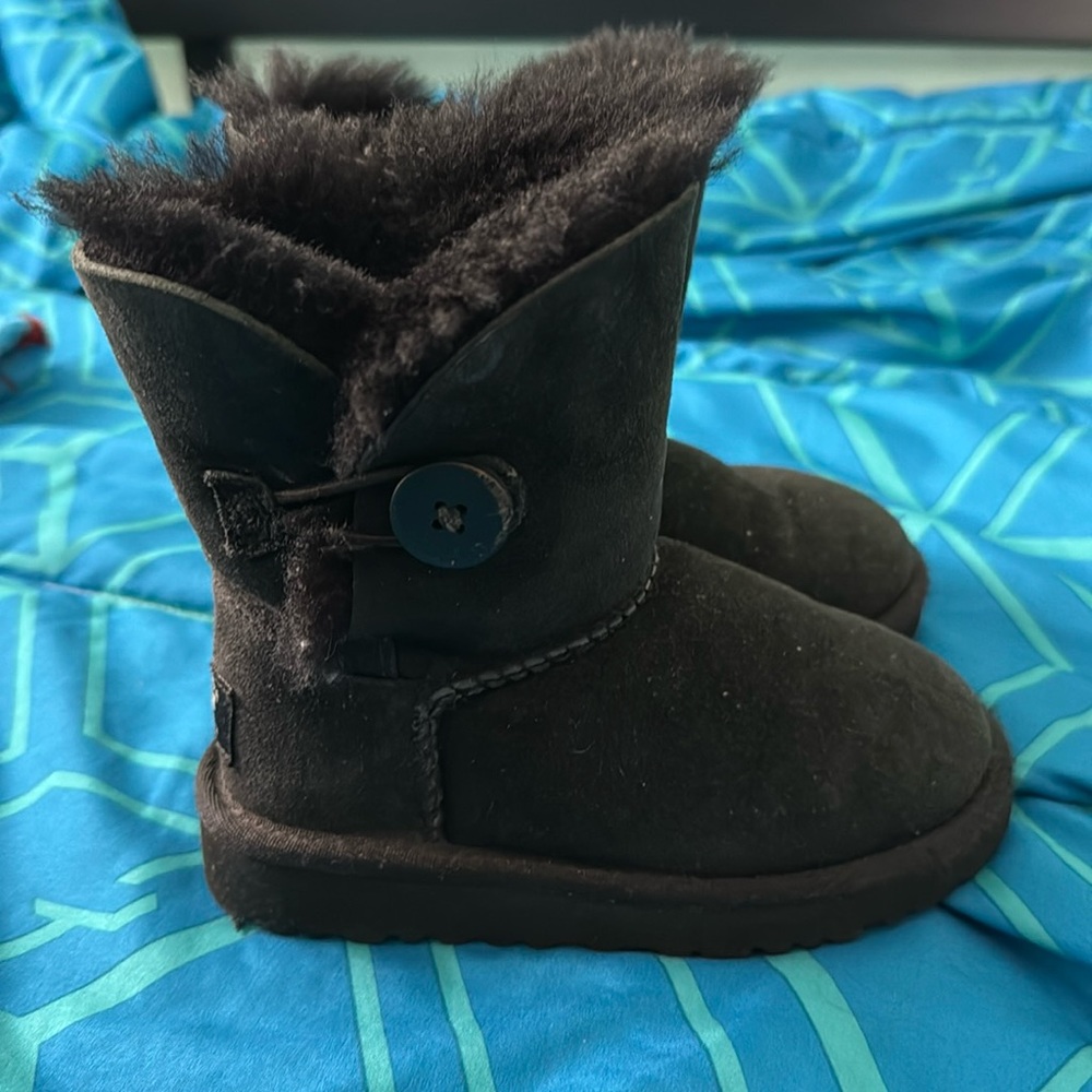 UGG Toddler Black Bailey Button 9C